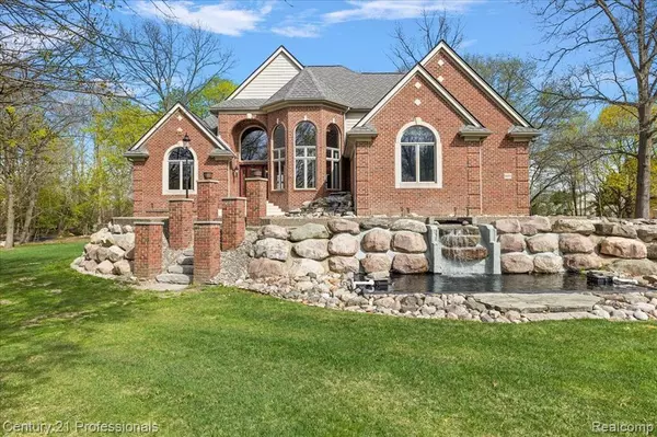 Clarkston, MI 48348,809 HAWKSMOORE Drive