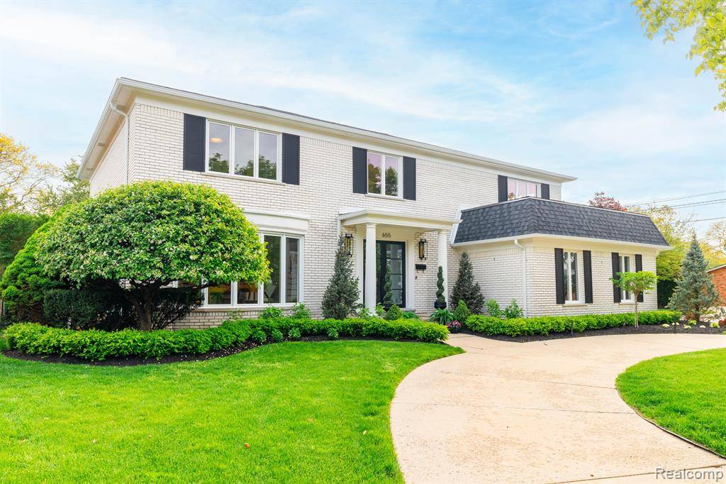 Grosse Pointe Woods, MI 48236,655 CANTERBURY Road