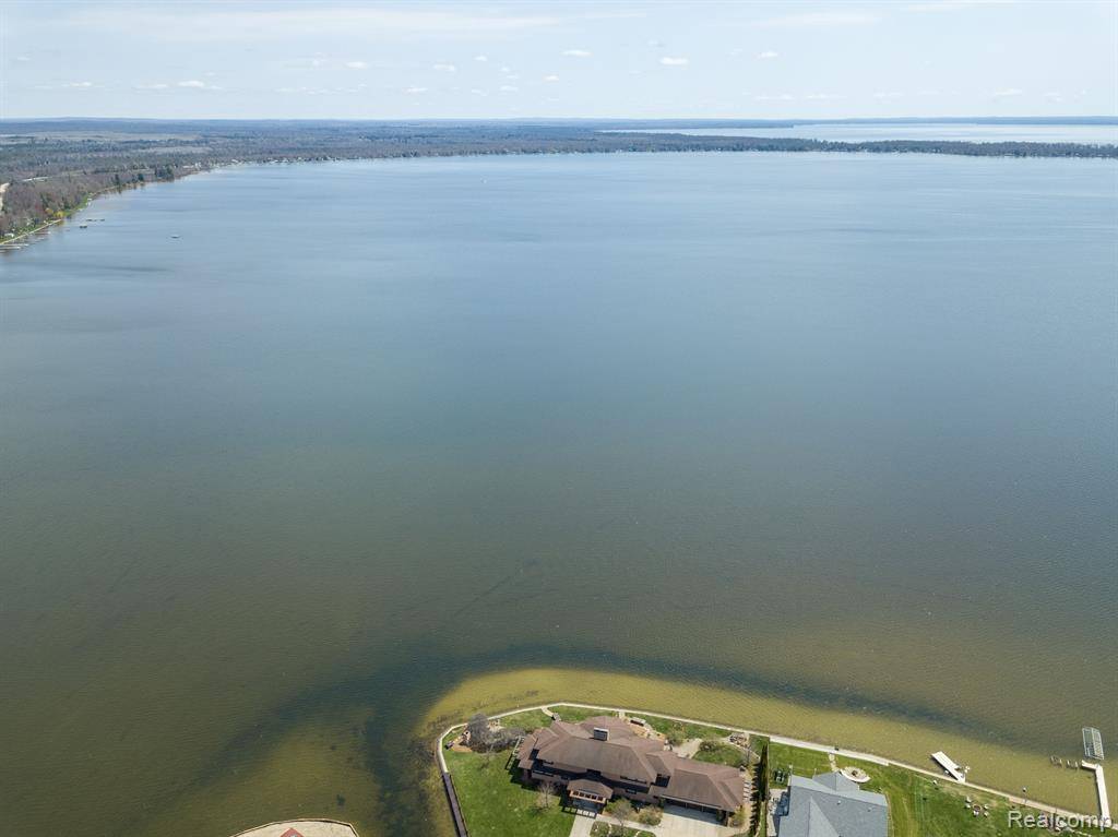 Houghton Lake, MI 48629,13496 W SHORE Drive