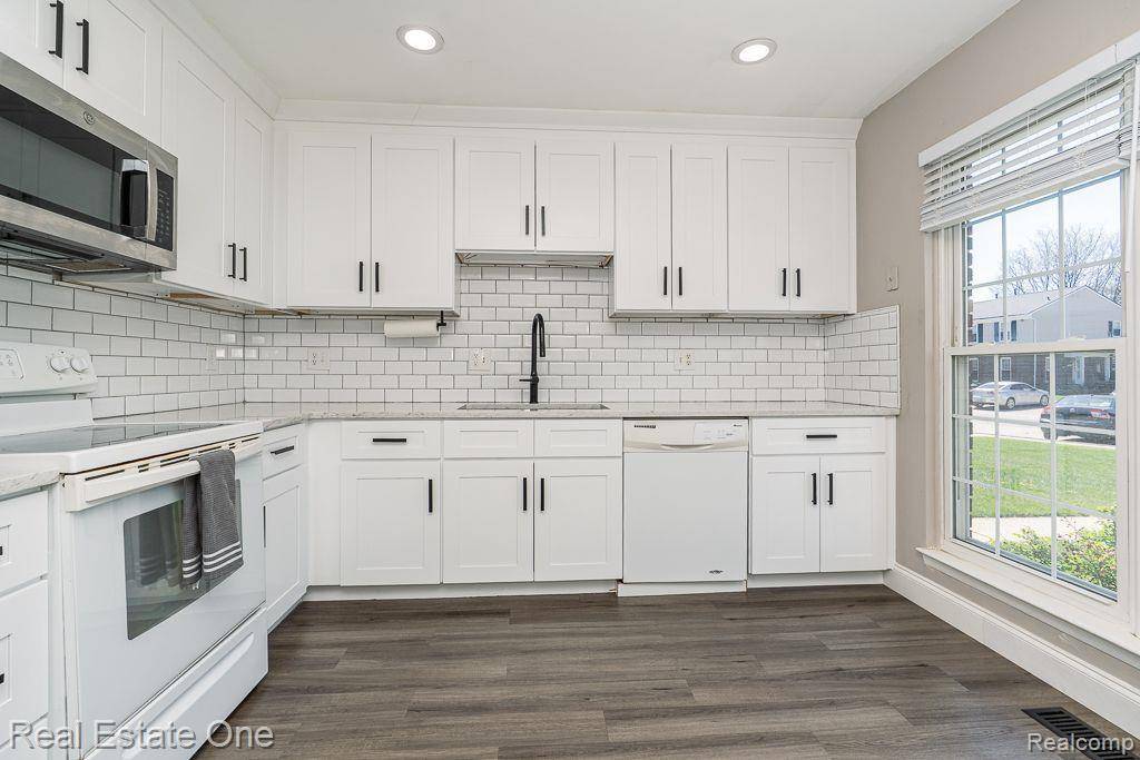 Sterling Heights, MI 48310,36445 PARK PLACE Drive