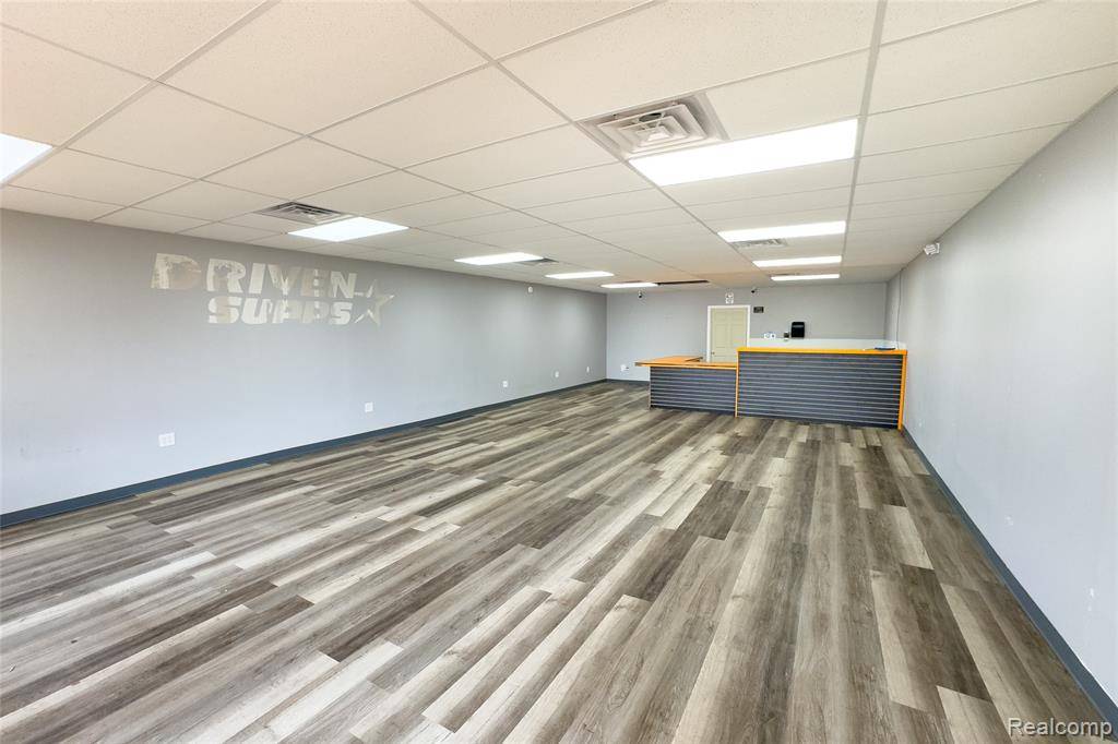 Southgate, MI 48195,14024 EUREKA Road