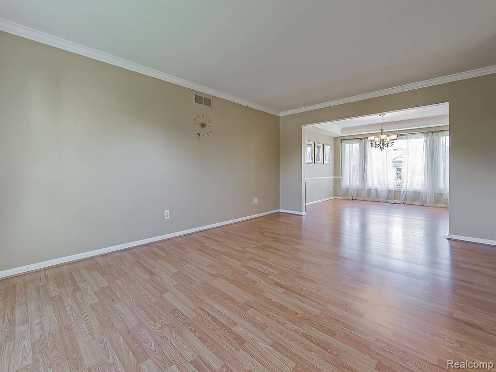 Novi, MI,44468 WILLIAMS Drive