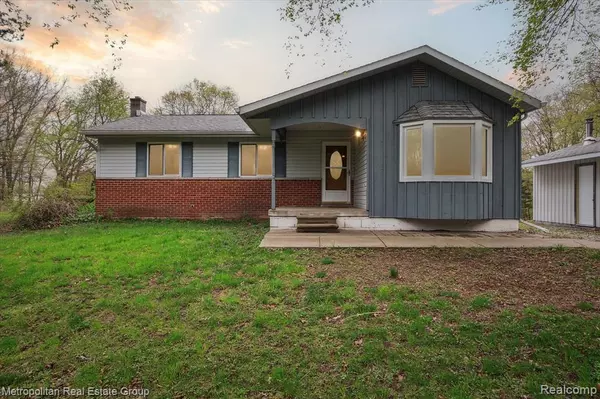 2850 PARDEE Road, Howell, MI 48843
