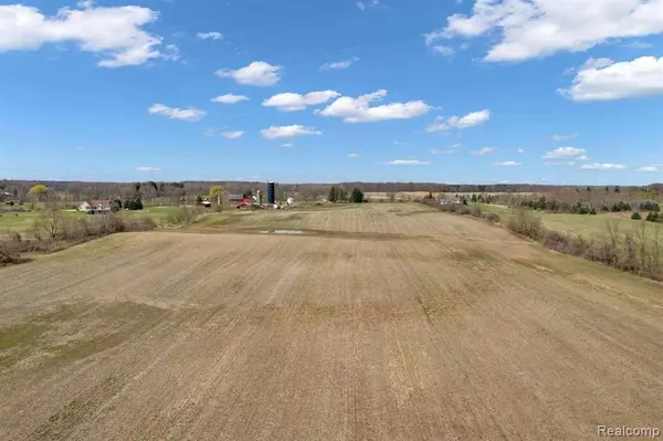 Dryden, MI 48428,VL Hollow Corners