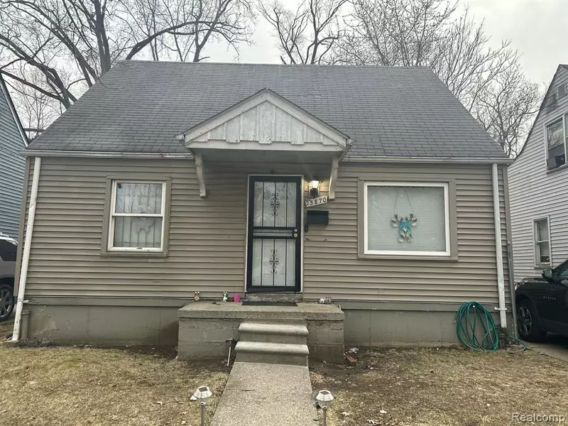 15870 W PARKWAY Street, Detroit, MI 48223