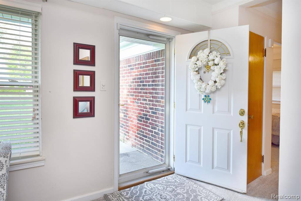 Beverly Hills, MI 48025,31220 SHERIDAN Drive