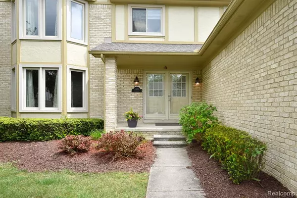 Troy, MI 48085,6186 Smithfield Drive