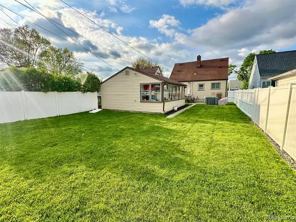 Garden City, MI,28563 RUSH Street