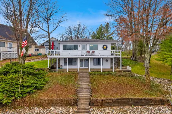 West Branch, MI 48661,1962 INDIANWOOD Trail