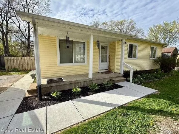 Fenton, MI 48430,1010 STATE Road