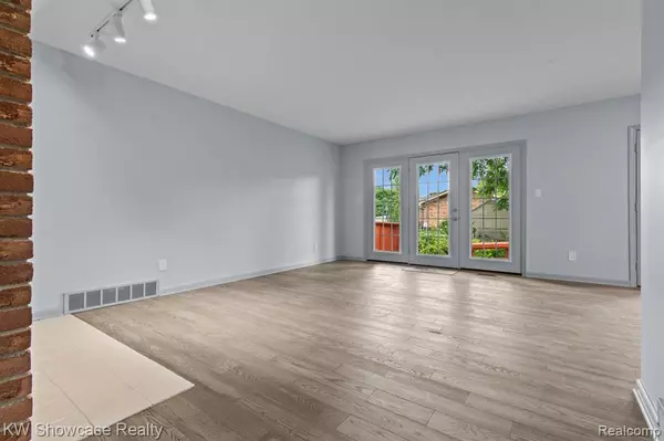 Sterling Heights, MI 48313,43351 ASPEN Drive