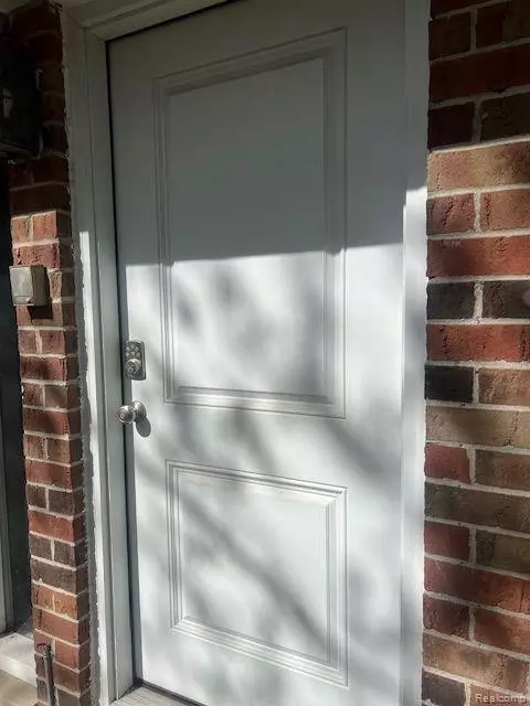 Clinton Twp, MI 48038,42288 Toddmark Lane