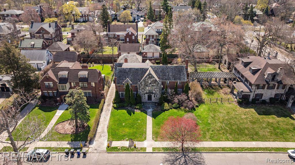 Detroit, MI 48202,725 W BOSTON Boulevard