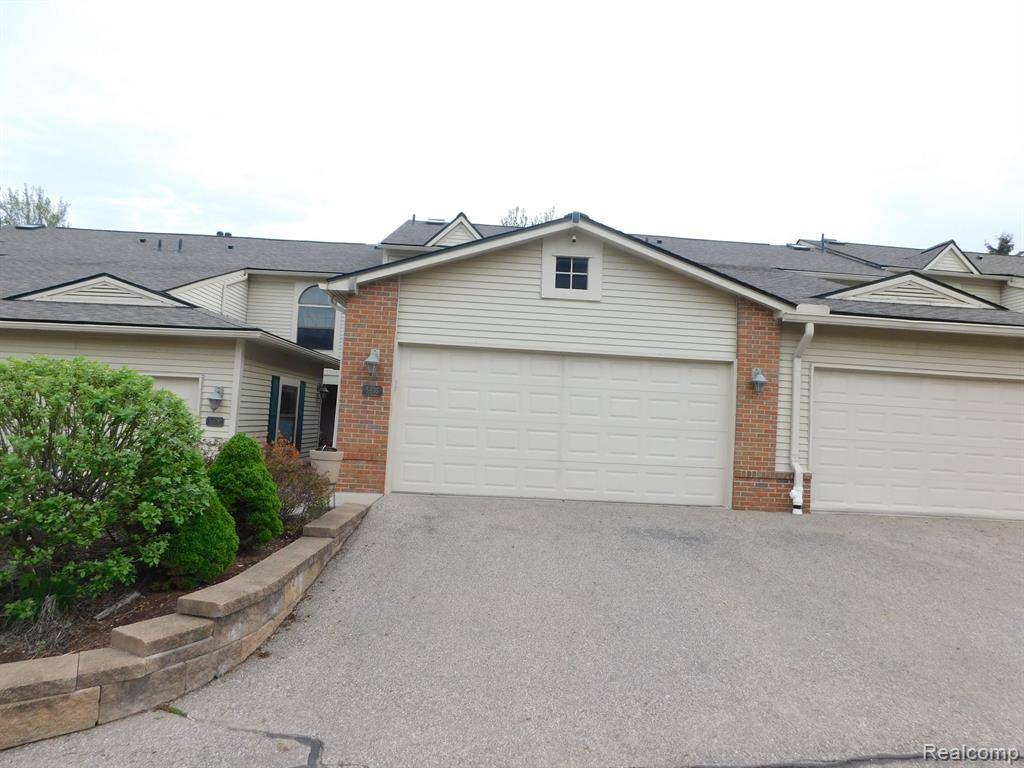 5606 DRAKE HOLLOW W Drive, West Bloomfield, MI