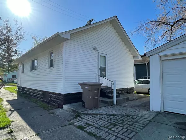 Pontiac, MI 48342,97 N ROSELAWN Street