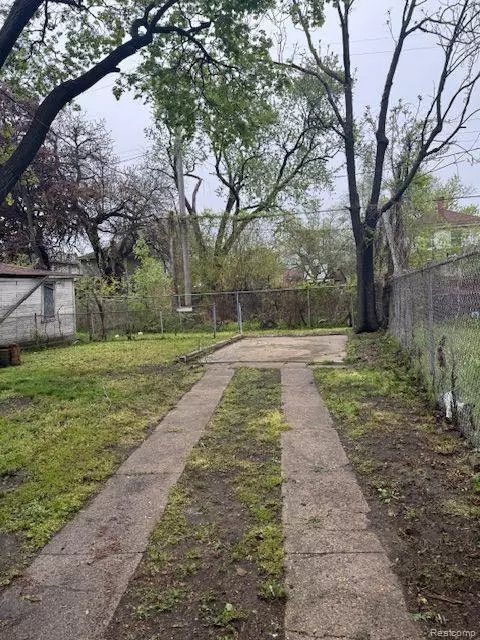 Detroit, MI 48227,15838 HARTWELL Street