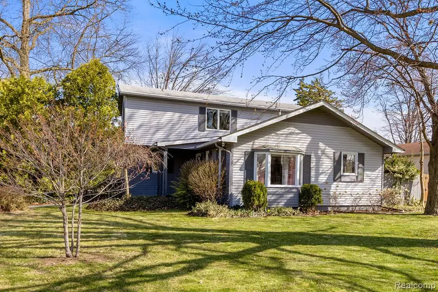 5409 Meadow View Street, Sterling Heights, MI 48310