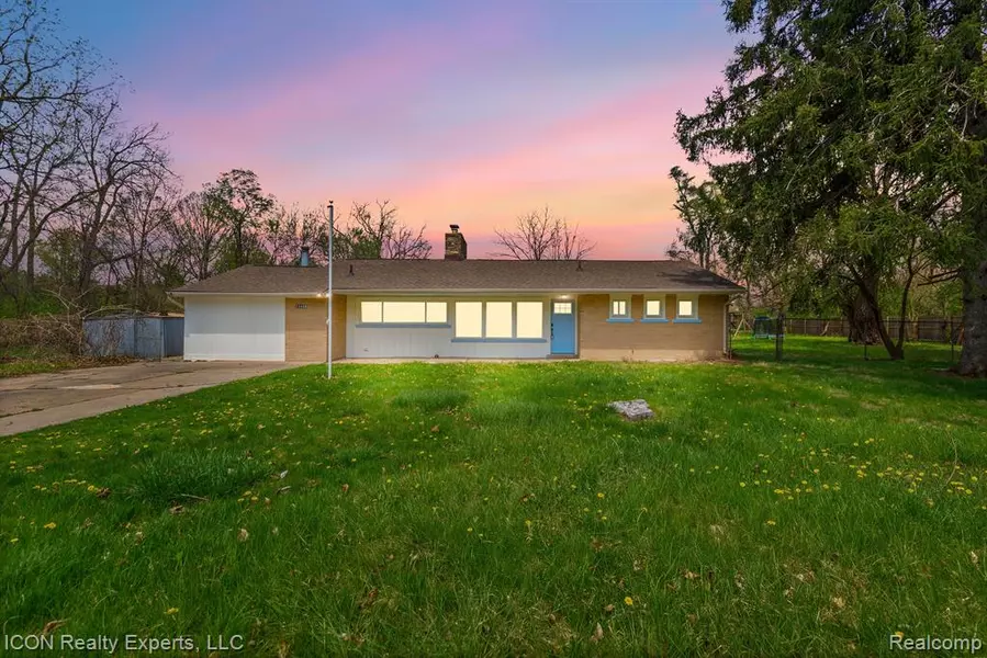 23456 LEE BAKER Drive, Southfield, MI 48075