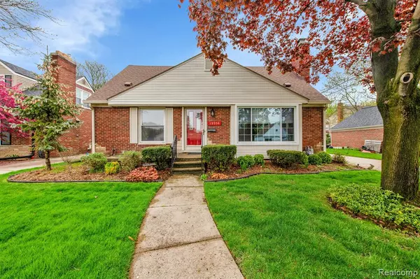 Grosse Pointe Woods, MI 48236,19950 W EMORY Court