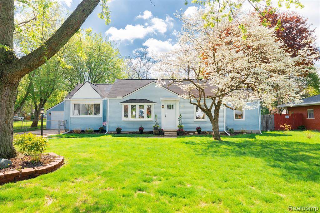 Clinton Twp, MI 48035,36757 BIRWOOD Street