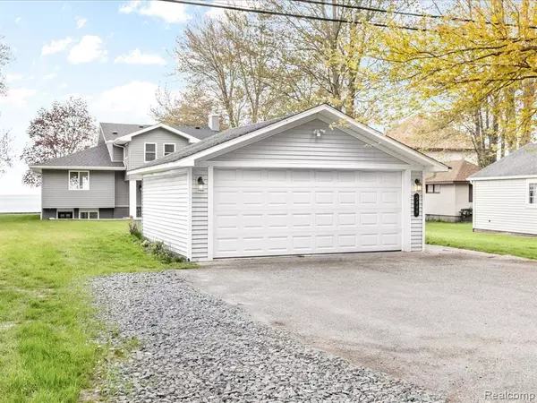 Fort Gratiot, MI 48059,5444 LAKESHORE Road