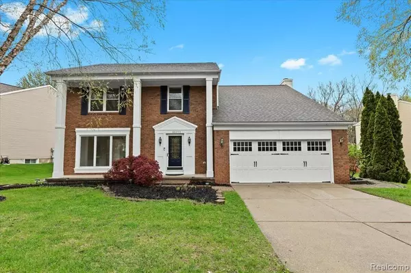 Novi, MI,45273 Yorkshire Drive