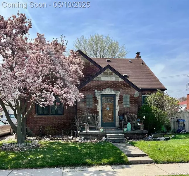 12490 E 13 MILE Road, Warren, MI 48093