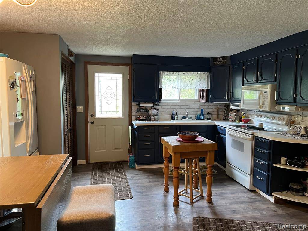 Alger, MI 48610,4564 WILDWOOD Road