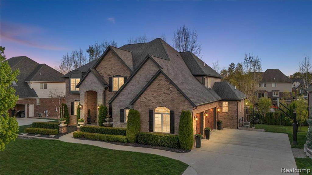 6132 Shadydale Drive, Shelby Twp, MI 48316