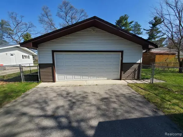 Traverse City, MI 49686,854 KELLEY Street