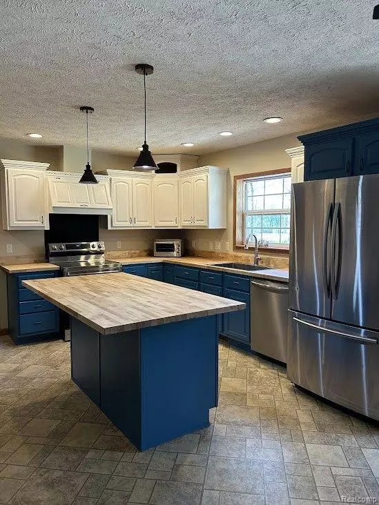 Branch, MI 49402,8144 E DECKER Road