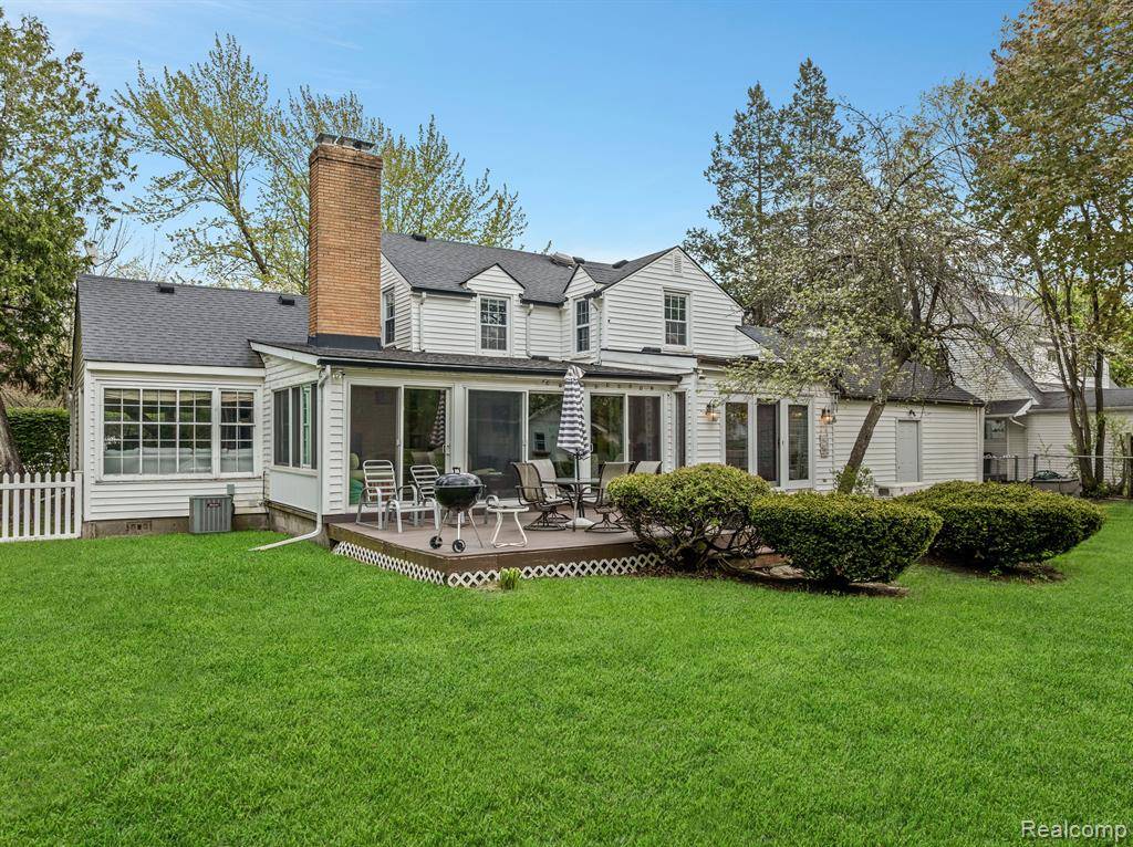 6171 S Main Street, Clarkston, MI