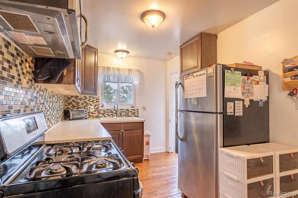 Westland, MI 48186,120 DARWIN Street