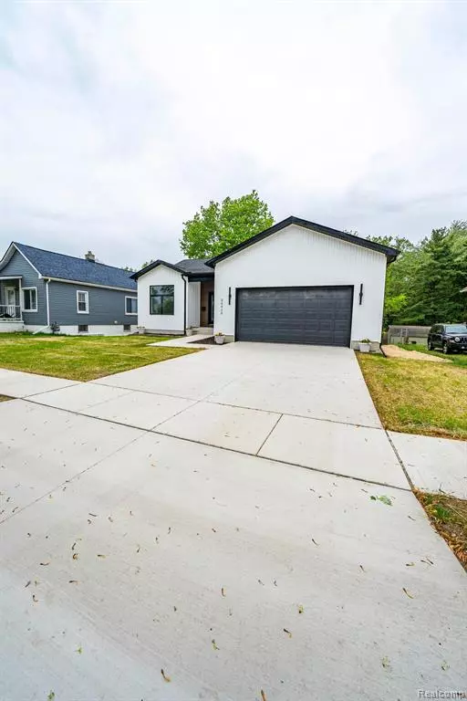 Flat Rock, MI 48134,26015 E HURON RIVER Drive