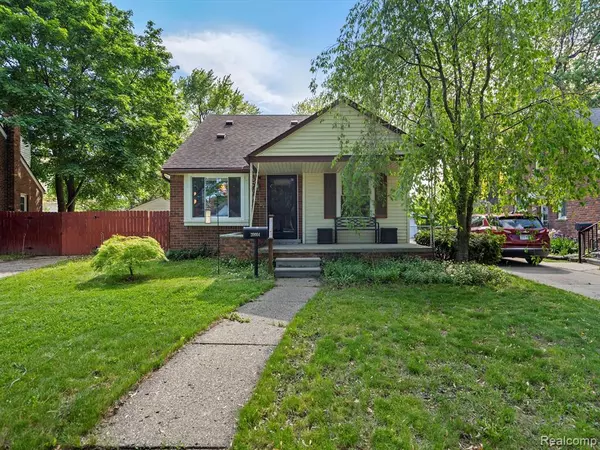 20004 HUNT CLUB Drive, Harper Woods, MI 48225