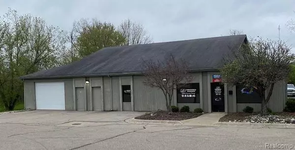 3374 S CENTER Road, Burton, MI 48519