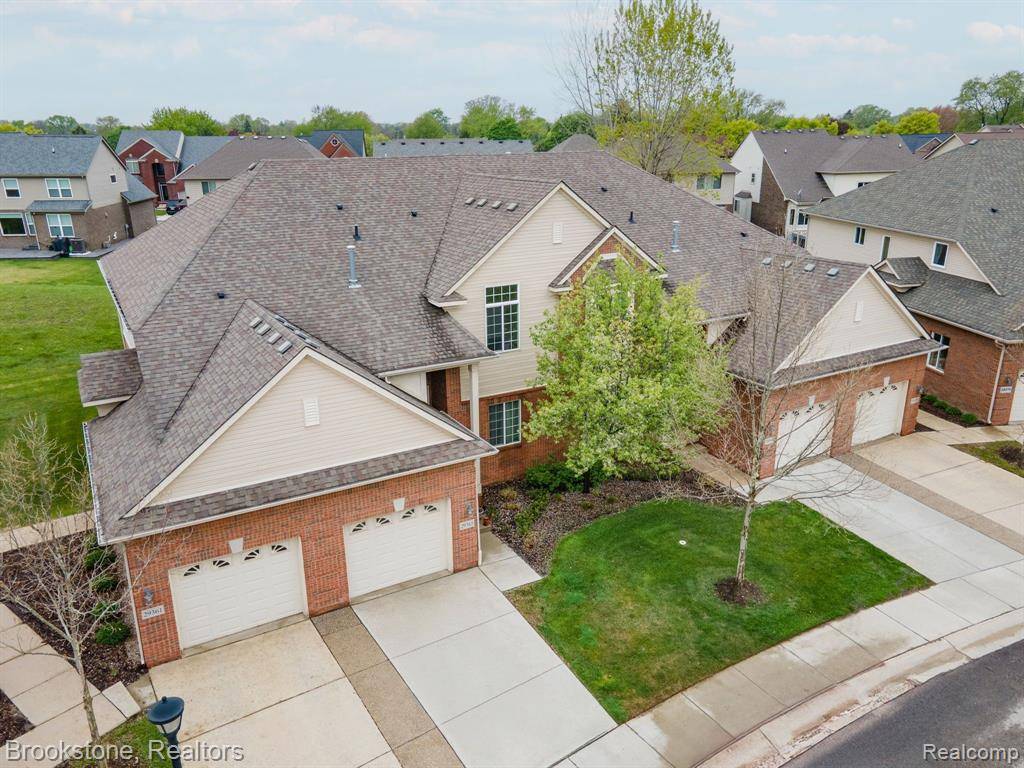 29361 WOODPARK Circle, Warren, MI 48092