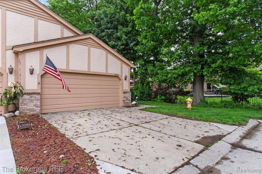 Clinton Twp, MI 48038,42269 BIRCH TREE Lane