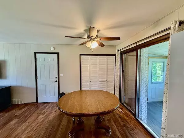 Mayville Vlg, MI 48744,6104 BLACKMORE Street