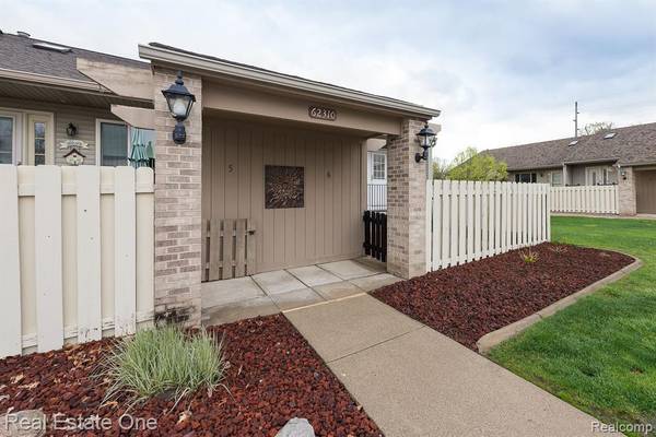 62310 ARLINGTON CIRCLE, South Lyon, MI 48178