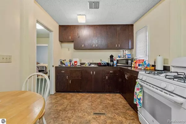 Kalkaska, MI 49646,110 W 4TH Street