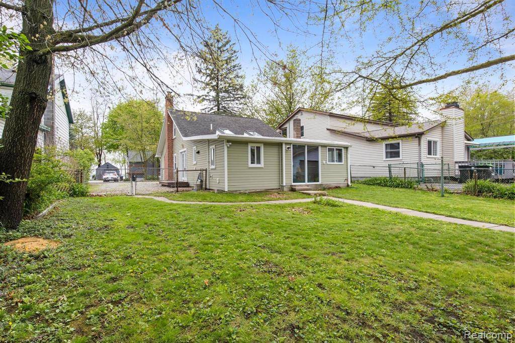 Whitmore Lake, MI 48189,10281 GROVE Drive