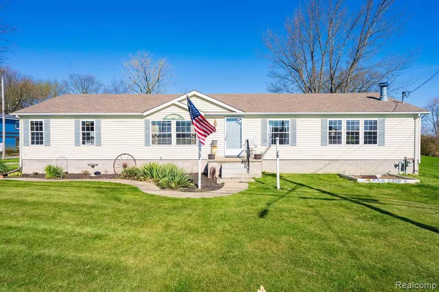 11305 HAROLD Drive, Luna Pier, MI 48157