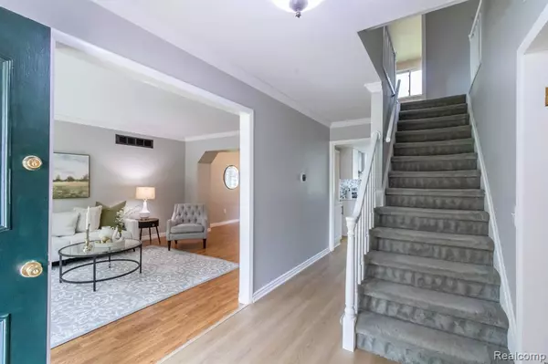 Troy, MI 48098,1830 FLEMINGTON Drive