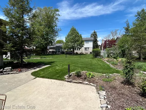 Riverview, MI 48193,14820 OLD TOWN Drive