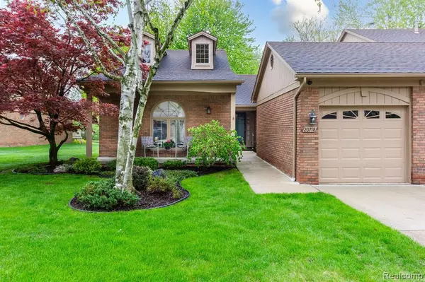 Riverview, MI 48193,20718 COUNTRY OAKS Drive