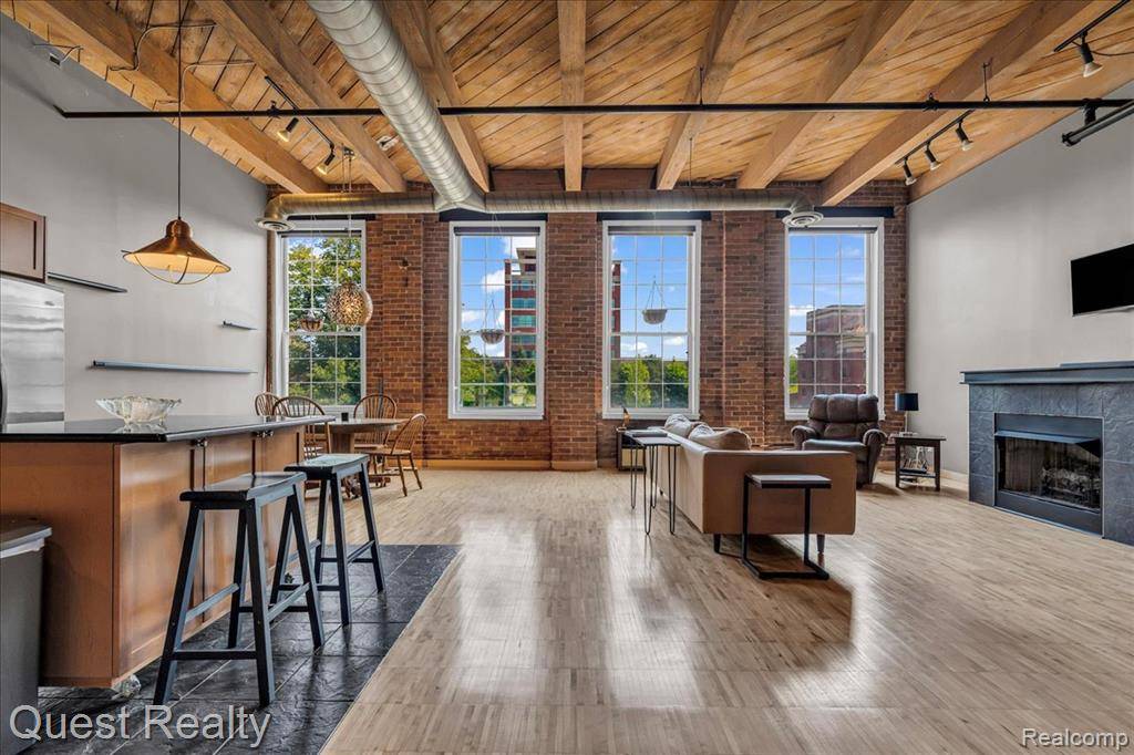 Detroit, MI 48207,200 RIVER PLACE Drive