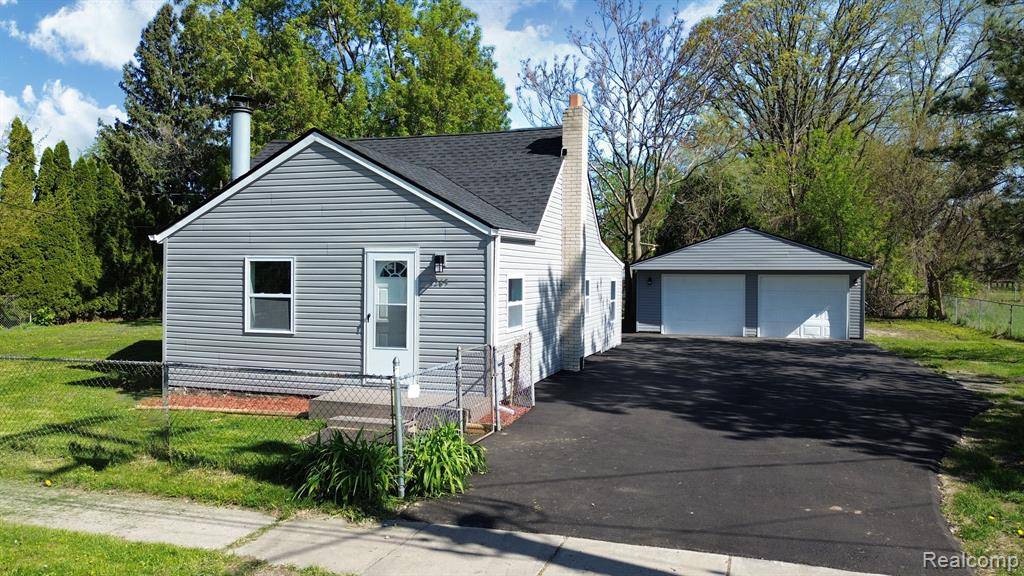 2265 MORRIS Avenue, Burton, MI 48529