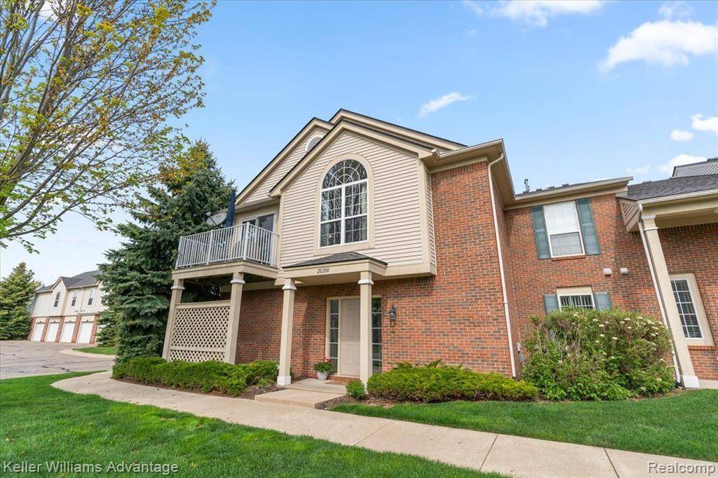 Walled Lake, MI 48390,28200 CHESAPEAKE Circle