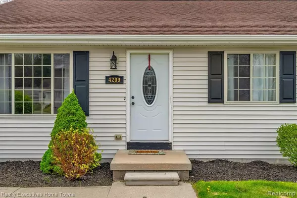 Fort Gratiot, MI 48059,4209 TRISTEN Avenue